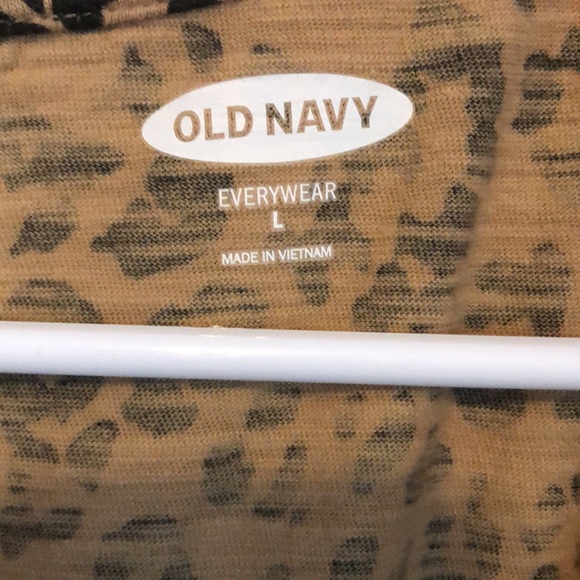 OLD NAVY Everywear V-Neck Short Sleeve Cheetah Print T-Shirt Large - Picture 3 of 5